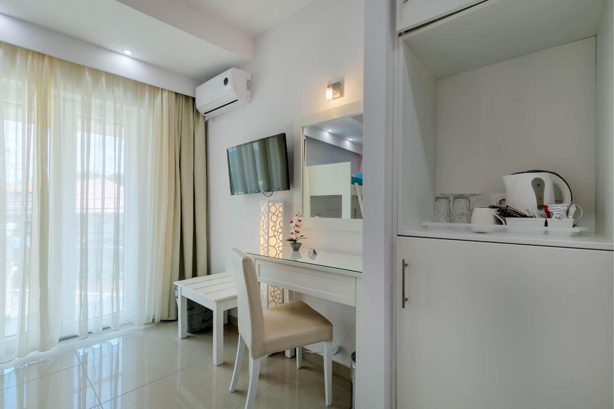Palotel Design Gouviá Extérieur photo